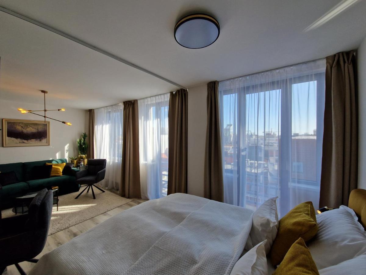 7Thheaven Centre Suite Free Parking In The Building Pressburg Exterior foto